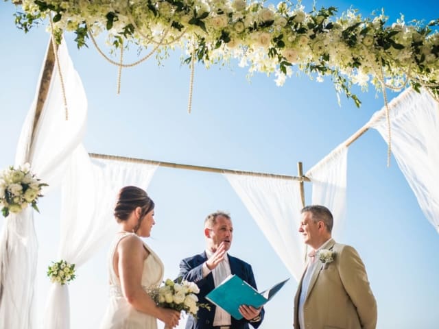 Phuket Beach Wedding Celebrant (9) Phuket Beach Wedding Celebrant (9)